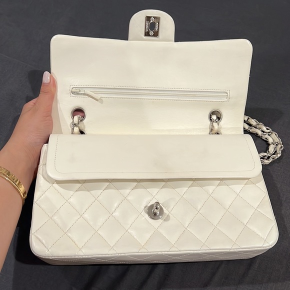 Chanel White Medium SHW Double Classic Flap in Lambskin - Picture 8 of 17